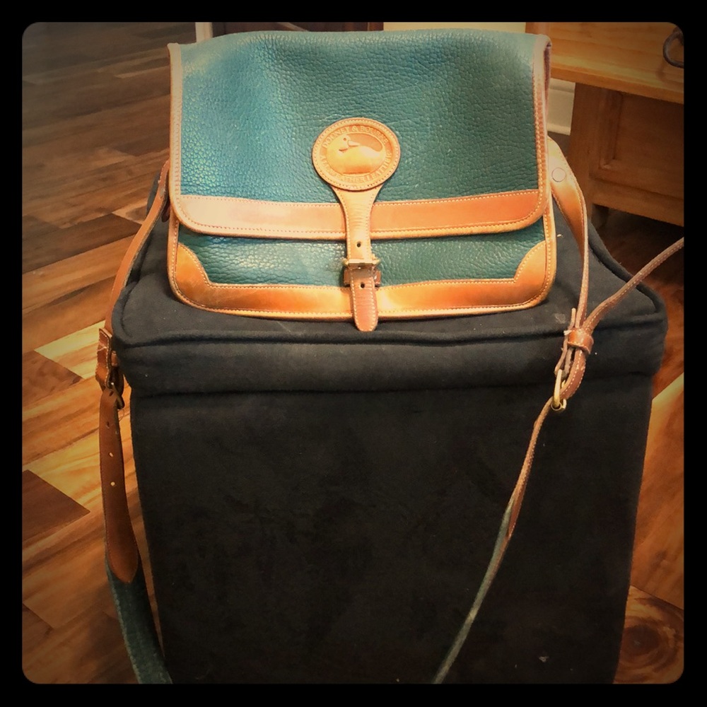 Vintage Dooney & Bourke cross body bag